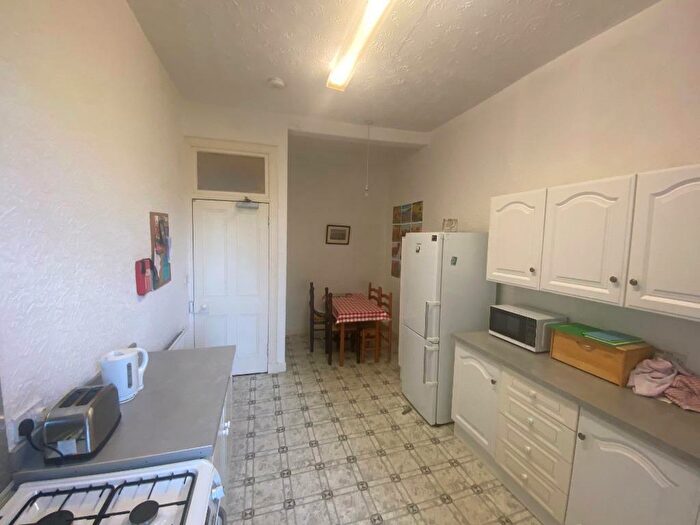 3 Bedroom Flat To Rent In Parkside Terrace, Newington, Edinburgh, EH16