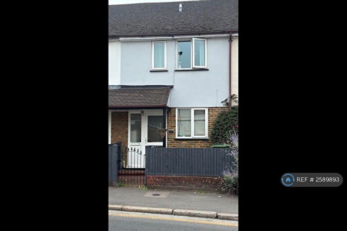 2 Bedroom Terraced House To Rent In Lower Road, Sutton, SM1