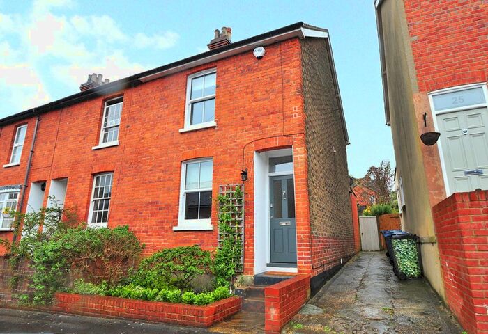 2 Bedroom End Of Terrace House To Rent In College Glen, Maidenhead, Berkshire, SL6