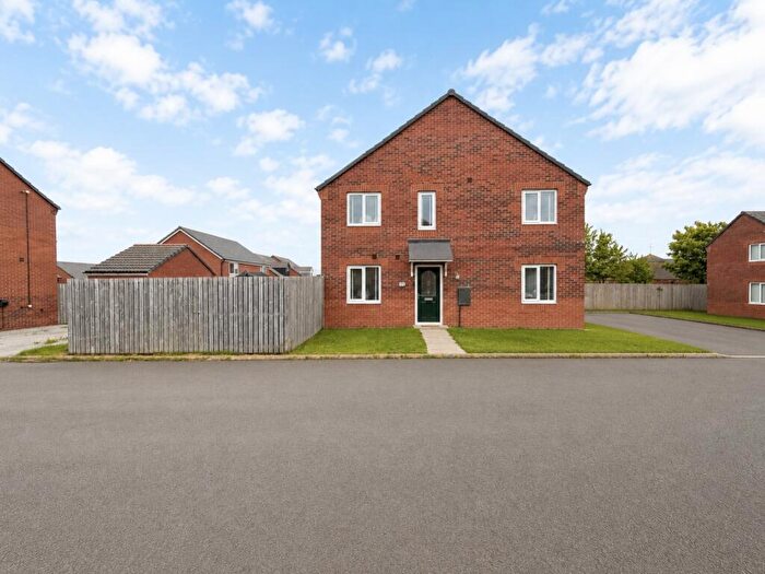 3 Bedroom Semi-Detached House For Sale In Foxton Close, Sunderland, SR4