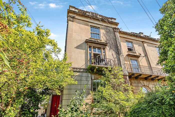 2 Bedroom Flat For Sale In Aberdeen Road, Redland, Bristol, BS6