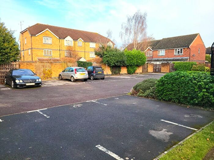 1 Bedroom Flat For Sale In Oak Manor Drive, Cheltenham, Gloucestershire, GL52