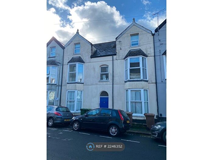 2 Bedroom Flat To Rent In Headland Park, Plymouth, PL4