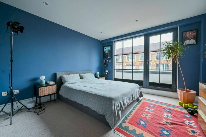 1 Bedroom Flat To Rent In Koops Mill Mews, Bermondsey, London, SE1