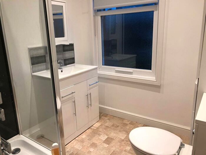 3 Bedroom House To Rent In Royal Park View, Hyde Park, Leeds, LS6