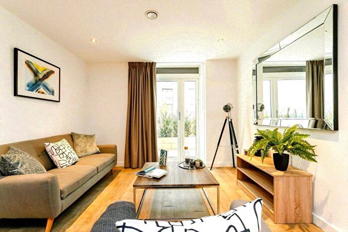 2 Bedroom Apartment To Rent In Exchange Square, The Priory Queensway, Birmingham, West Midlands, B4