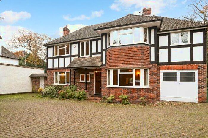 5 Bedroom Property To Rent In Beechwood Avenue, Weybridge KT13