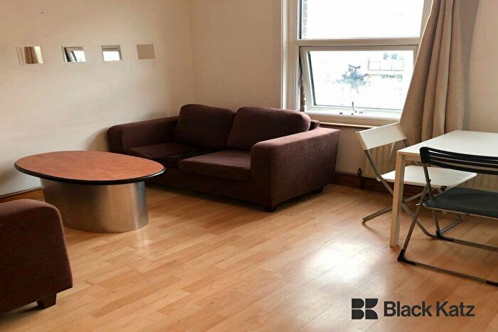 2 Bedroom Flat To Rent In Camberwell Road, Camberwell, SE5
