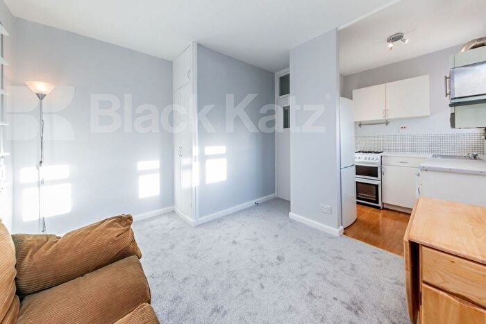 1 Bedroom Flat To Rent In Highbury Grange, Highbury, N5