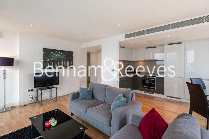 2 Bedroom Apartment To Rent In Marsh Wall, Canary Wharf, E14