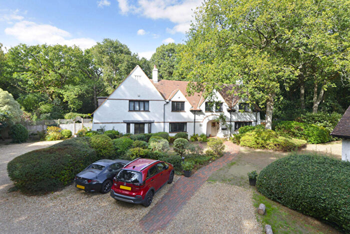 3 Bedroom House For Sale In The Arbour, Hurtmore, Godalming, GU7
