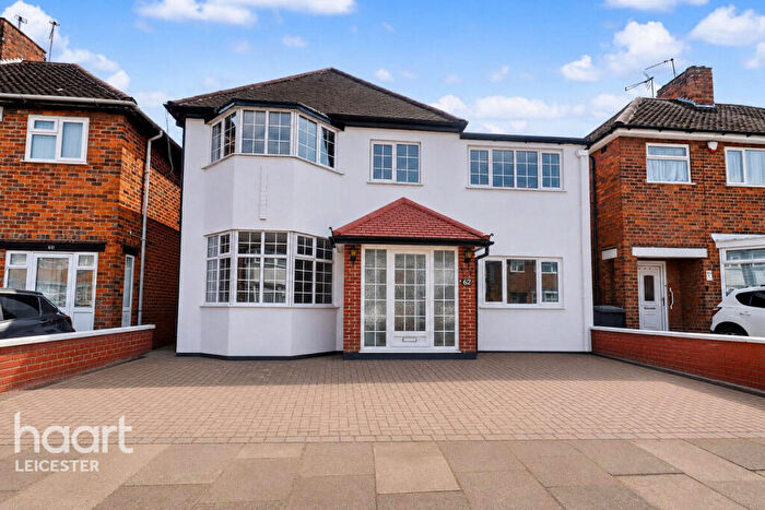 7 Bedroom Detached House For Sale In Swithland Avenue, Leicester, LE4