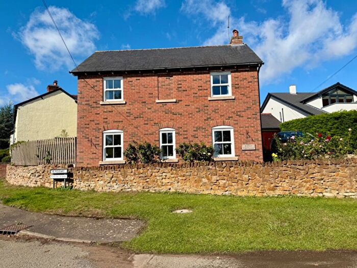 3 Bedroom Detached House For Sale In The Ridgeway, Welton, NN11