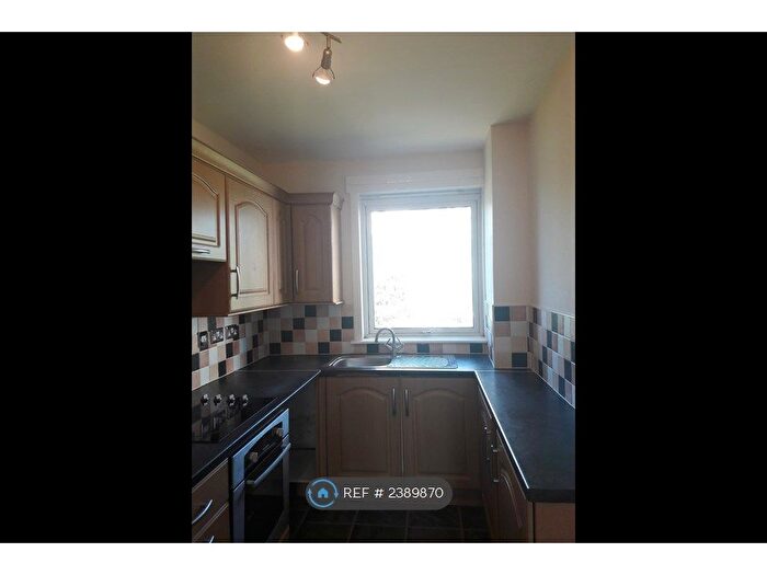 2 Bedroom Flat To Rent In Lansdowne Square, Dundee, DD2