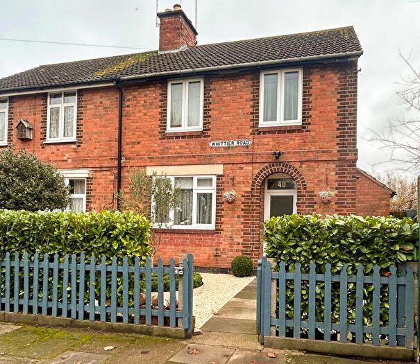 3 Bedroom Semi Detached House For Sale In Whittier Road, Leicester, LE2