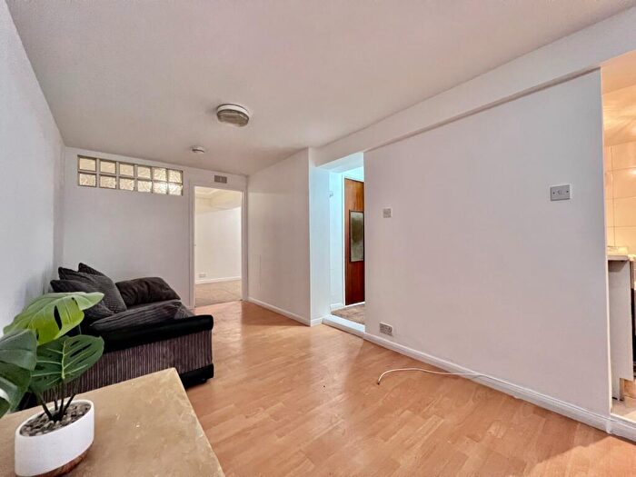 1 Bedroom Flat To Rent In Park Lane, Wembley, Greater London, HA9