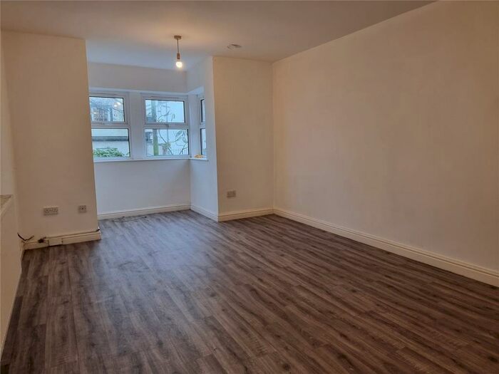 1 Bedroom Apartment To Rent In Second Avenue, Nottingham, Nottinghamshire, NG7