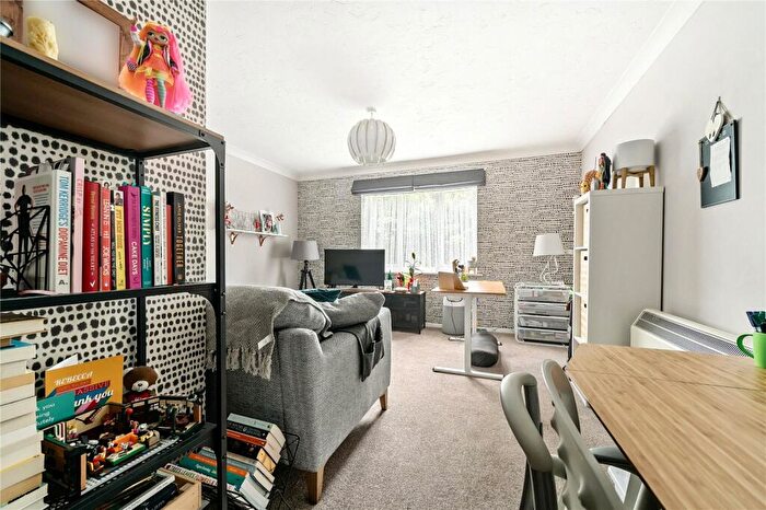 1 Bedroom Flat For Sale In Ainsley Close, London, N9