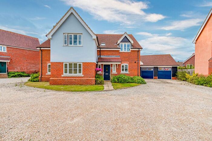 4 Bedroom Detached House For Sale In Town Farm Drive, Loddon, NR14