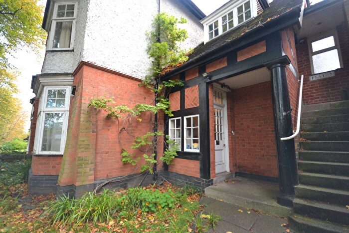 2 Bedroom Flat To Rent In Thorncliffe Road, Nottingham, NG3