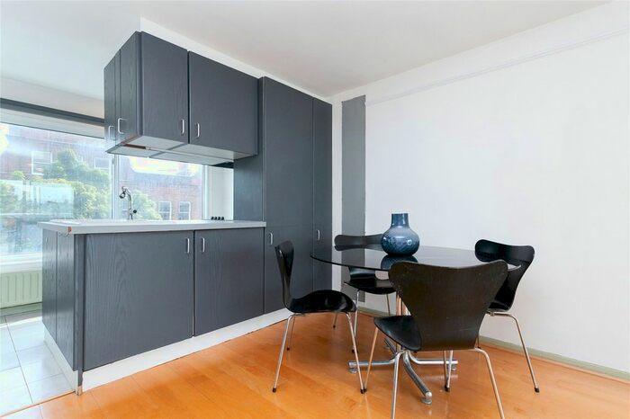 2 Bedroom Flat To Rent In Upper Street, Islington, N1