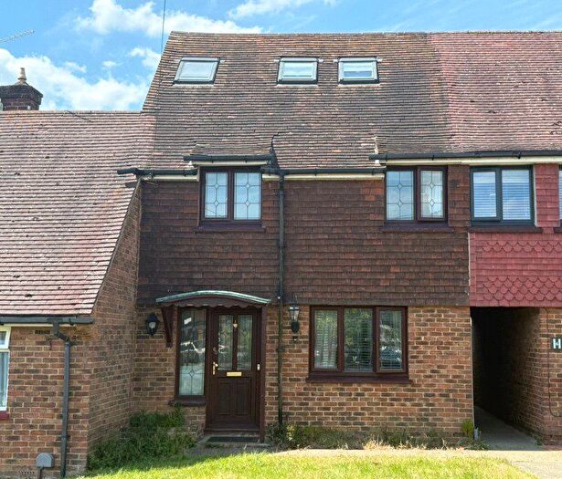 3 Bedroom Terraced House To Rent In Poyle Road, Tongham, GU10