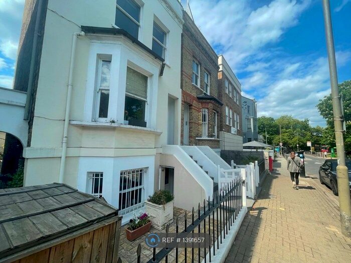 1 Bedroom Flat To Rent In St. James's Drive, London, SW17