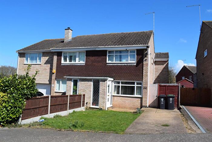 3 Bedroom End Of Terrace House To Rent In Washington Court, Thrapston, NN14