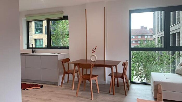 2 Bedroom Flat To Rent In Dragonfly Walk, London, N4