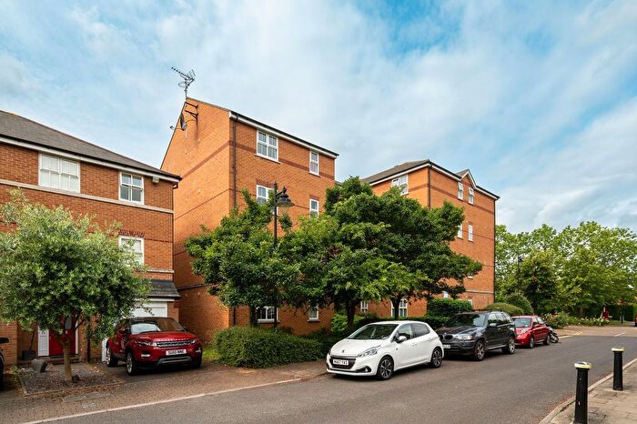 2 Bedroom Flat To Rent In Lisle Close, Tooting Bec, London, SW17