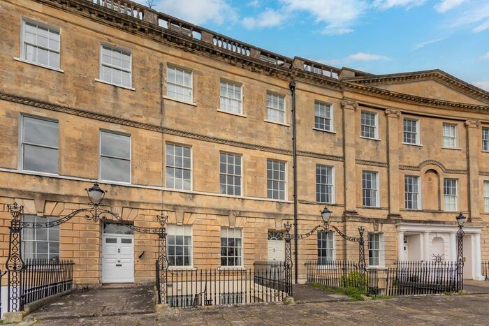 1 Bedroom Flat To Rent In Lansdown Crescent, Bath, BA1