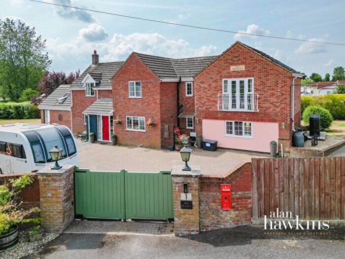 4 Bedroom Detached House To Rent In The Banks, Lyneham, SN15
