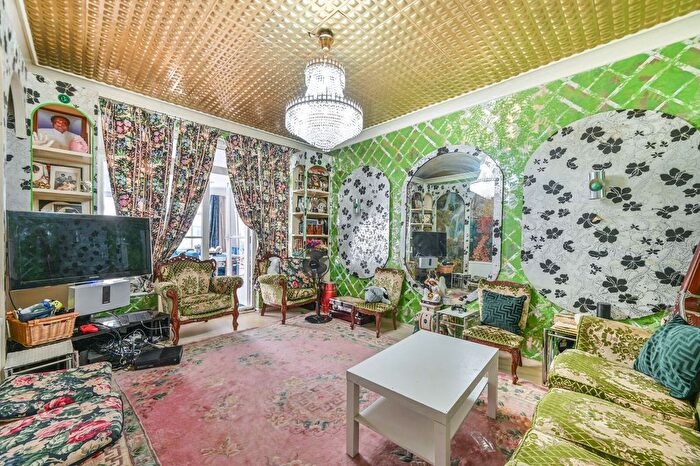 5 Bedroom Semi-Detached House For Sale In Ealing Road, Wembley, HA0