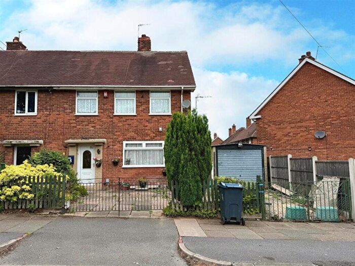 3 Bedroom Semi-Detached House For Sale In Hopedale Road, Quinton, Birmingham, B32