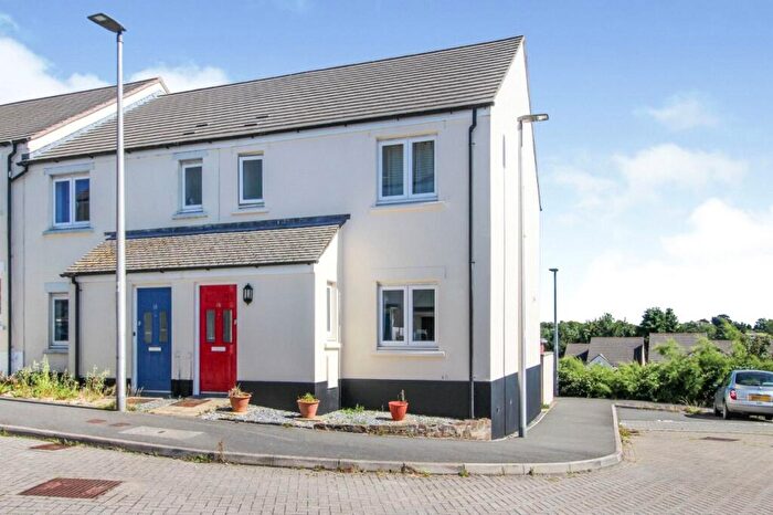 3 Bedroom End Of Terrace House To Rent In Parsons Close, Holsworthy, Devon, EX22