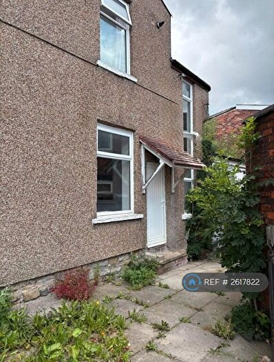 3 Bedroom Penthouse To Rent In Meadow Street, Hyde, SK14