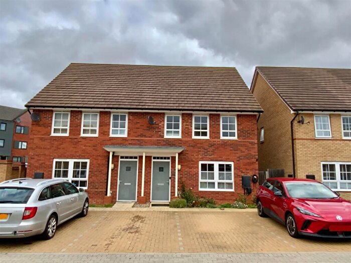 4 Bedroom Semi Detached House For Sale In Cornelius Crescent, Fairfields, Milton Keynes, MK11