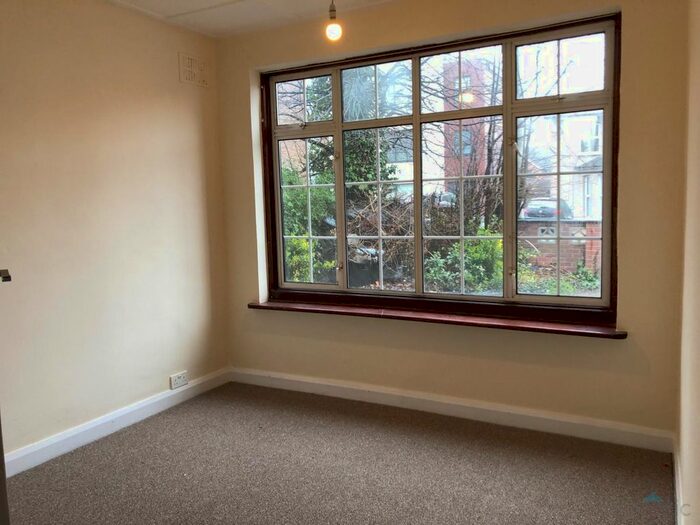 2 Bedroom Flat To Rent In Victoria Road, Romford, RM1