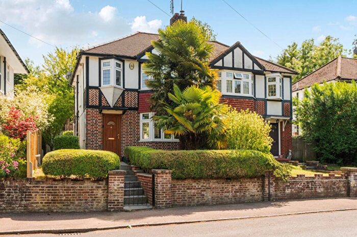 3 Bedroom Semi-Detached House For Sale In Old Lodge Lane, Purley, CR8