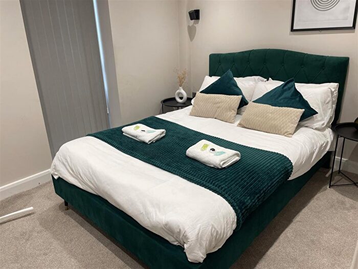 1 Bedroom Flat To Rent In North Street, Leeds, LS2