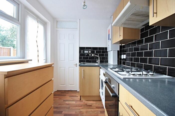 1 Bedroom Flat To Rent In Warley Avenue, Chadwell Heath, Romford, RM8