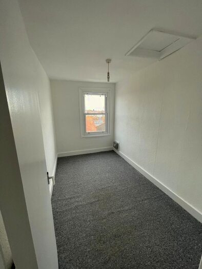 1 Bedroom Flat To Rent In Prospect Road, Broadstairs, CT10