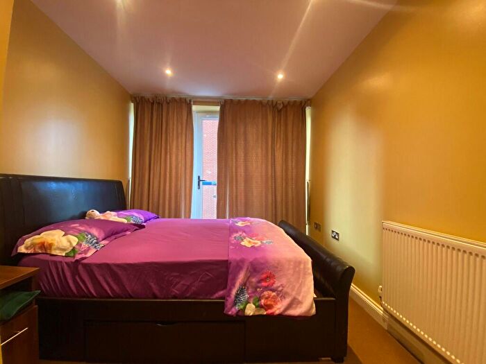 2 Bedroom Apartment To Rent In Wise Road, London, E15