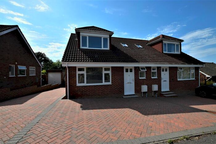 3 Bedroom Semi-Detached House To Rent In Park View, Hastings, TN34