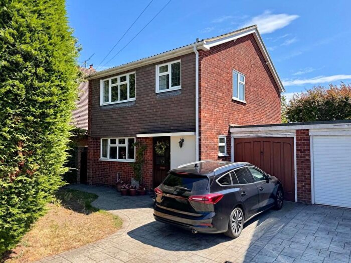 3 Bedroom Link Detached House For Sale In The Street, Latchingdon, CM3
