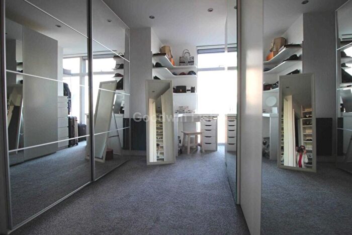 2 Bedroom Apartment To Rent In Watson Street, Manchester, M3