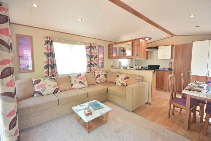 3 Bedroom Mobile/park Home For Sale In Ivyhouse Lane, Hastings, TN35