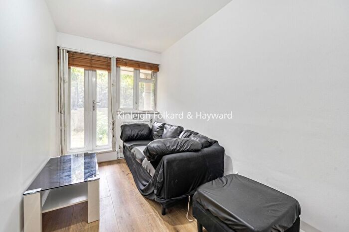 1 Bedroom Flat To Rent In King Square, London, EC1V