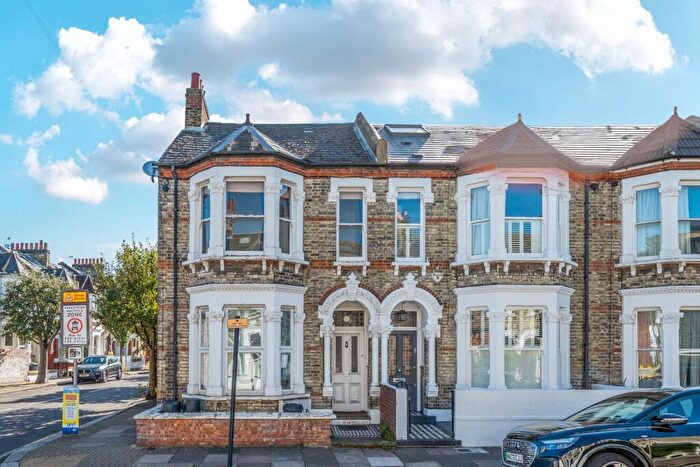 2 Bedroom Property For Sale In Marmion Road, London, SW11