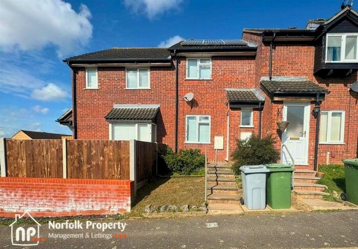 2 Bedroom House To Rent In Thorpe Marriott, NR8